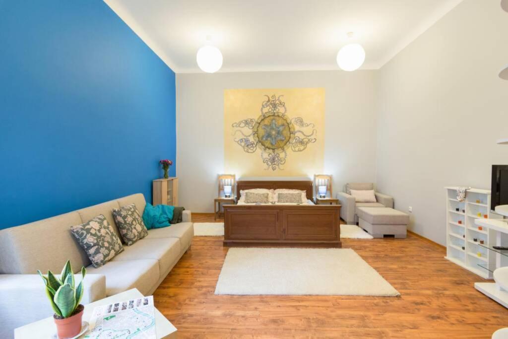 The Quiet Blue Home In The City Center! Cracóvia Exterior foto
